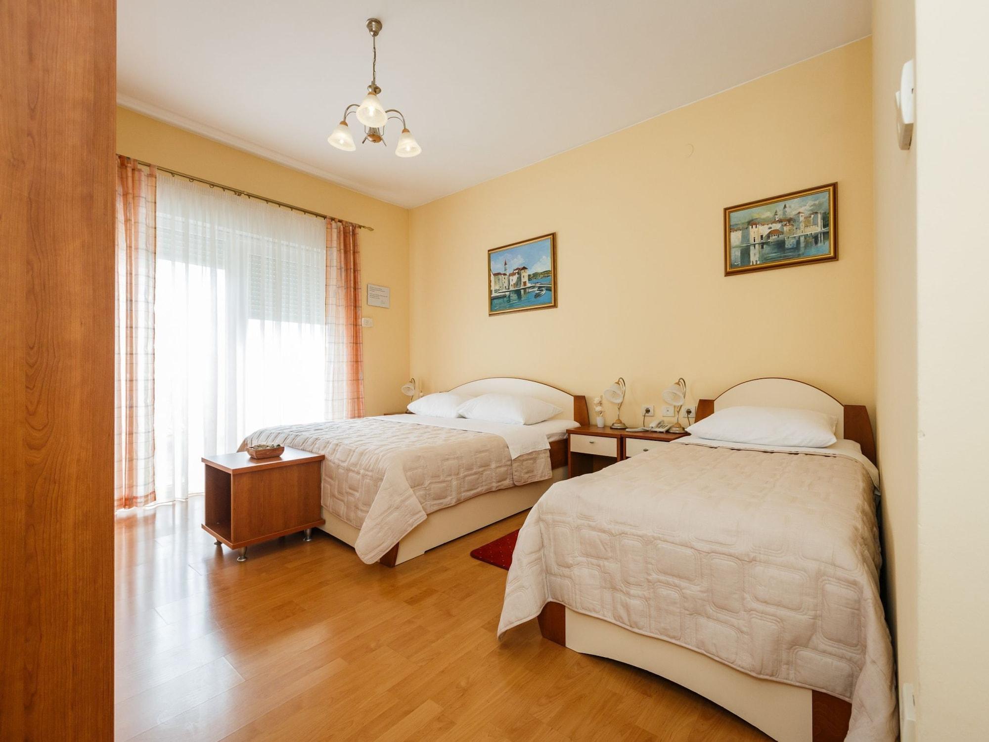 Adria Hotel