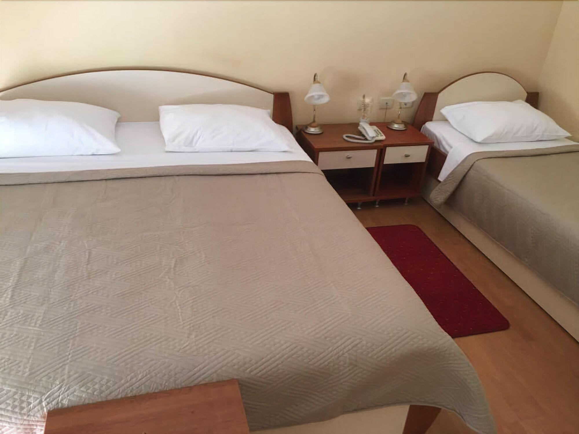 Adria Hotel 3*