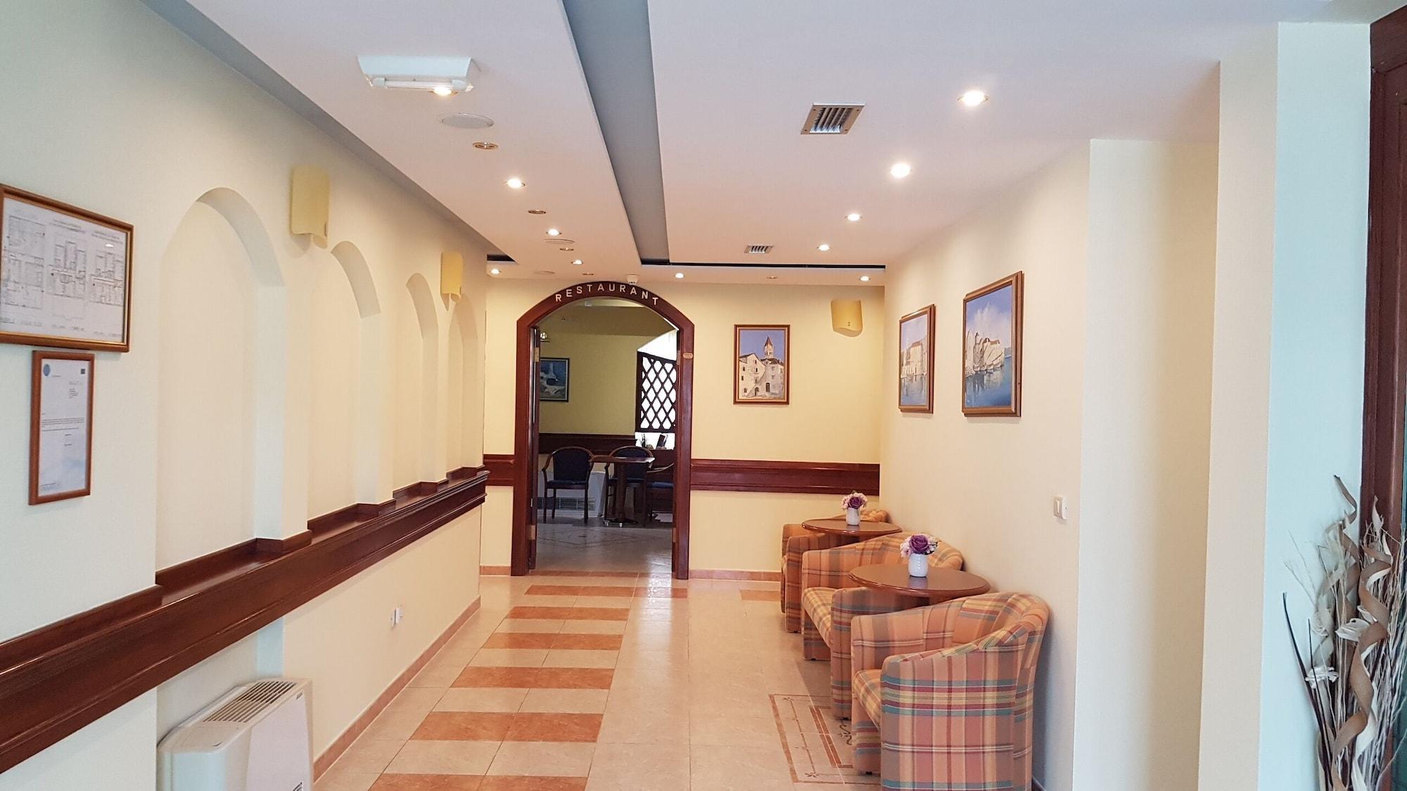 Hotel Adria Kastela
