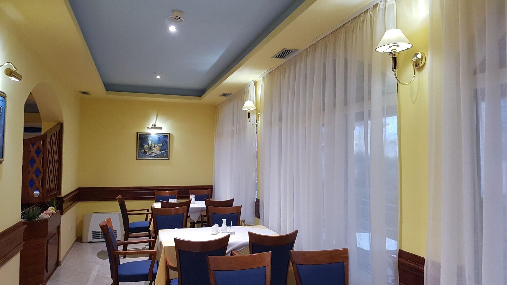 Adria Hotel Kastela